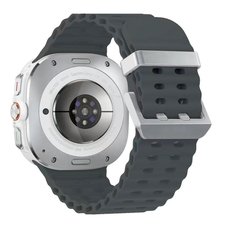רצועת סיליקון מדגם Ocean Hole Dual Buckle Silicone Band מבית iBands (צבע Grey/Silver) לשעון חכם מדגם Samsung Galaxy Watch Ultra / Watch Ultra 2025 רצועת סיליקון מדגם Ocean Hole Dual Buckle Silicone Band מבית iBands (צבע Grey/Silver) לשעון חכם מדגם Samsung Galaxy Watch Ultra / Watch Ultra 2025